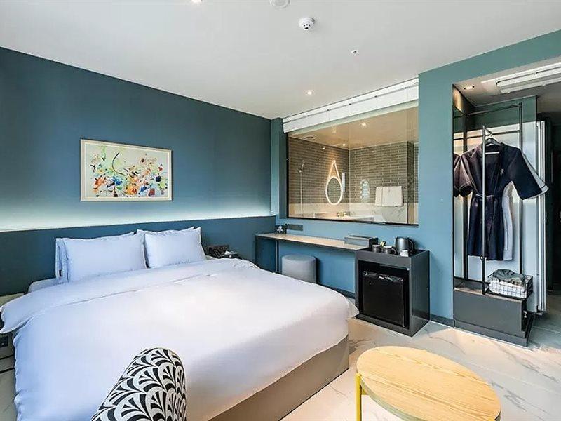 Brown Dot Hotel Csindzsu Kültér fotó