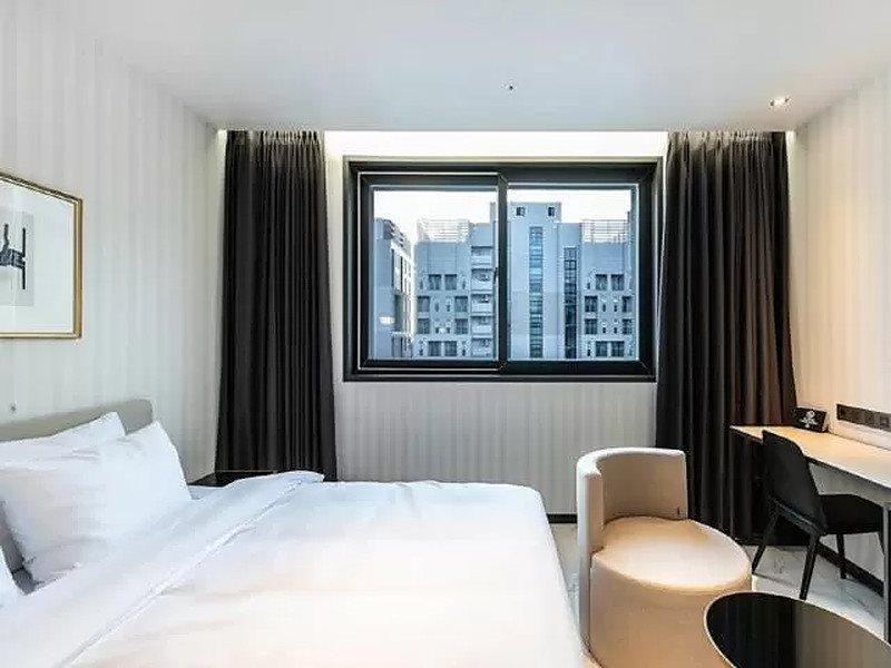 Brown Dot Hotel Csindzsu Kültér fotó