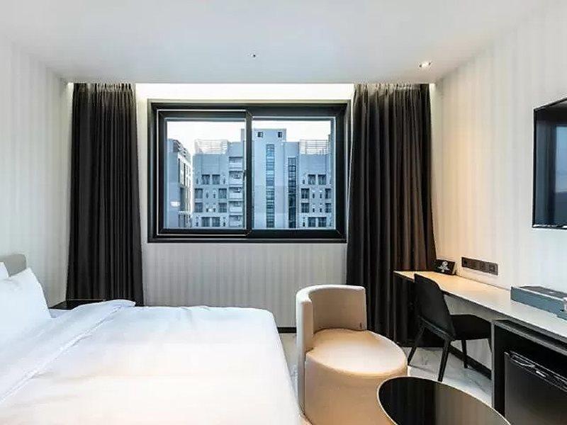 Brown Dot Hotel Csindzsu Kültér fotó