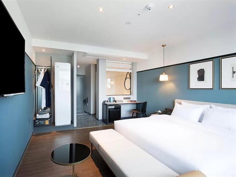 Brown Dot Hotel Csindzsu Kültér fotó