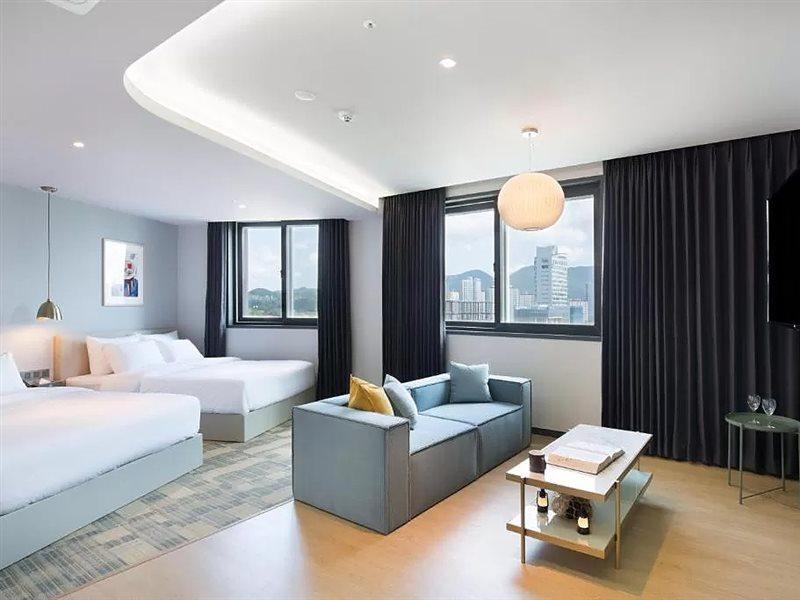 Brown Dot Hotel Csindzsu Kültér fotó
