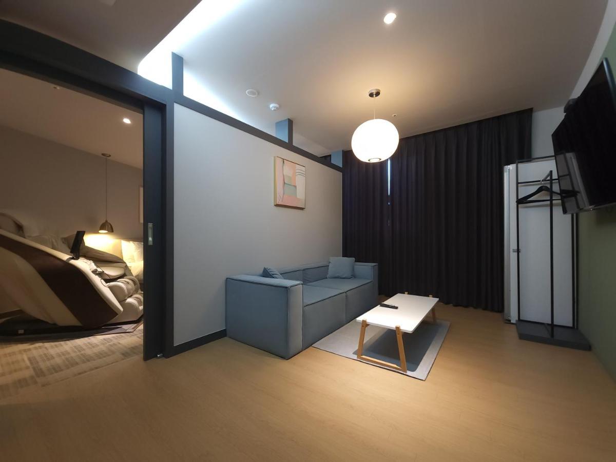 Brown Dot Hotel Csindzsu Kültér fotó