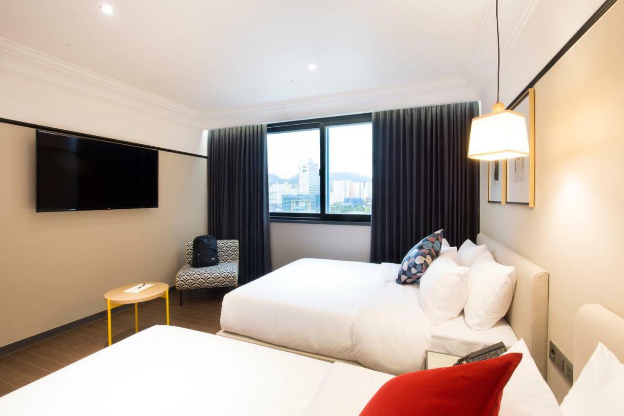 Brown Dot Hotel Csindzsu Kültér fotó