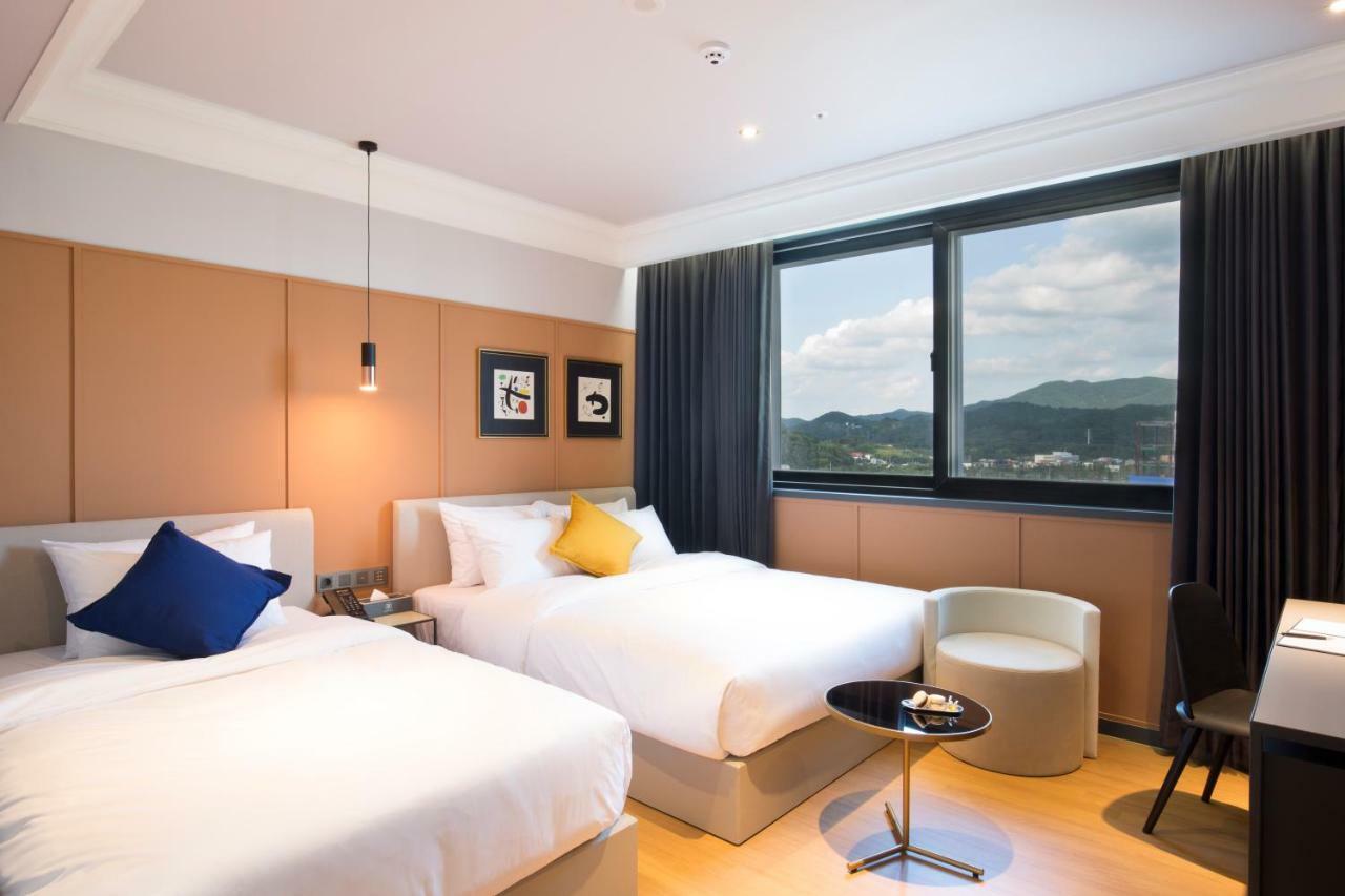Brown Dot Hotel Csindzsu Kültér fotó